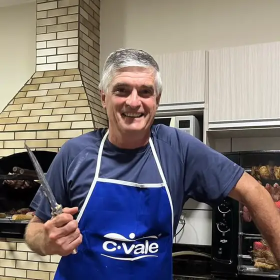 Carne assada na churrasqueira do Gaúcho